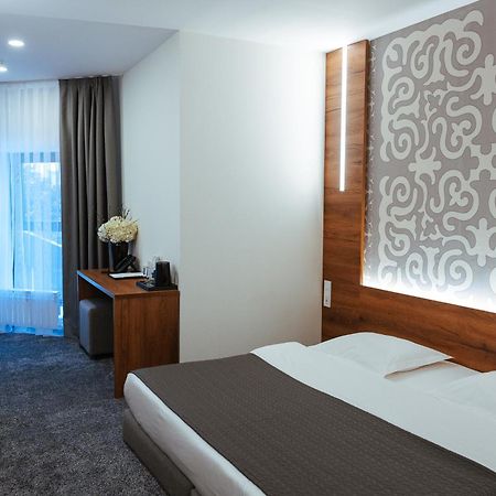 Duo Hotel By Futuro บิชเคก ภายนอก รูปภาพ