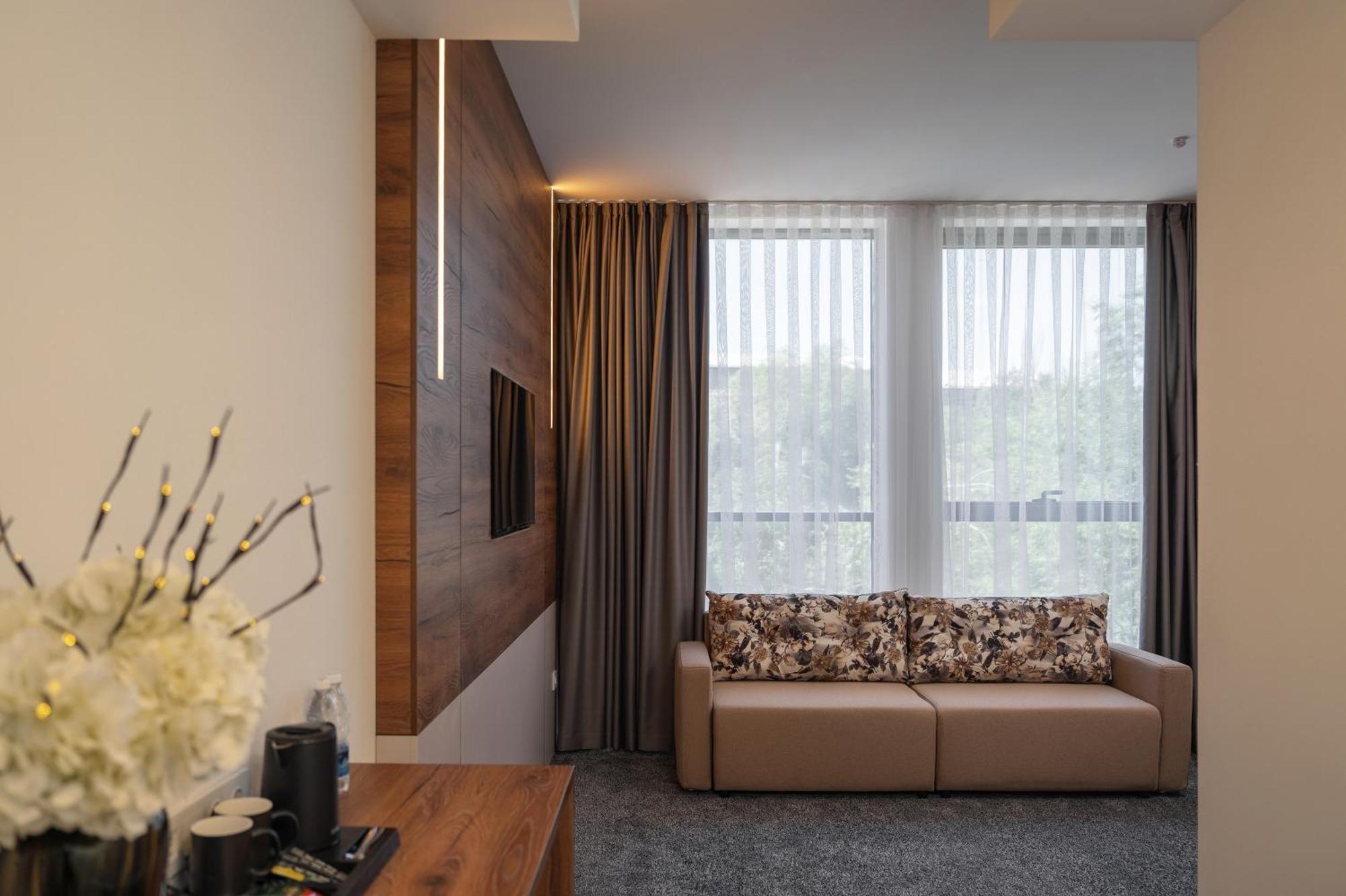 Duo Hotel By Futuro บิชเคก ภายนอก รูปภาพ
