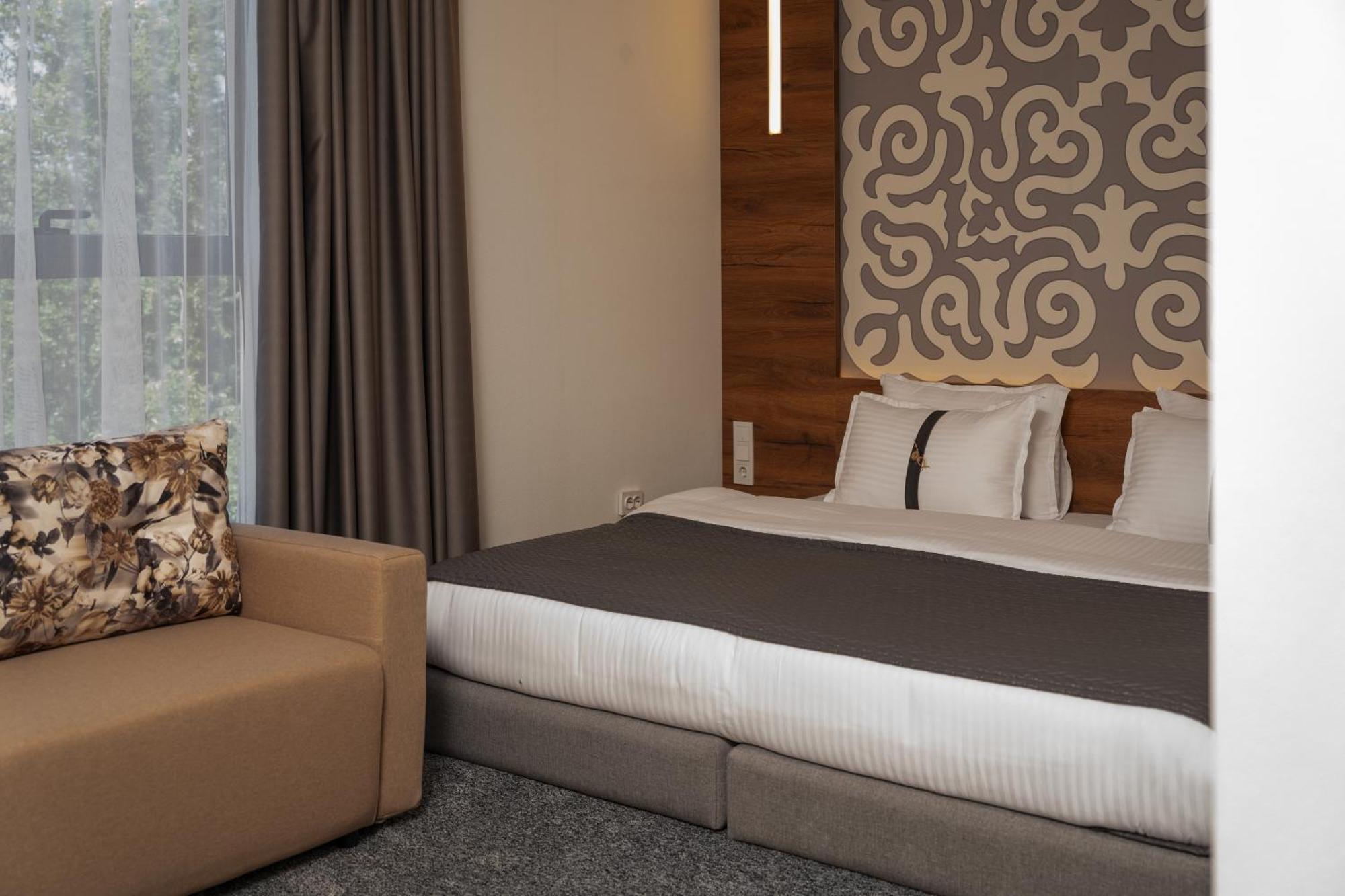 Duo Hotel By Futuro บิชเคก ภายนอก รูปภาพ