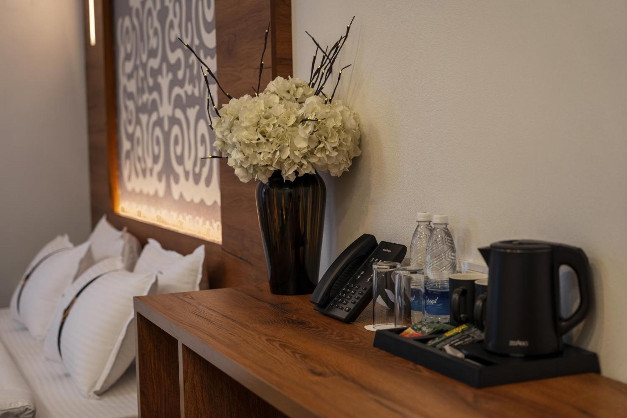Duo Hotel By Futuro บิชเคก ภายนอก รูปภาพ