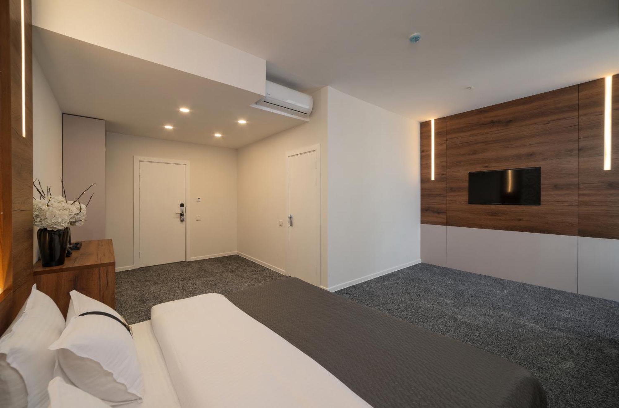 Duo Hotel By Futuro บิชเคก ภายนอก รูปภาพ
